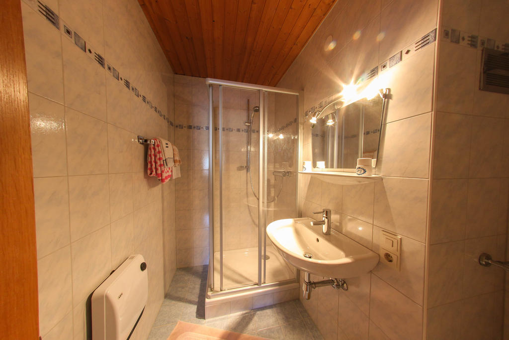 Pension Kroell Sankt Jakob in Defereggen Habitación foto