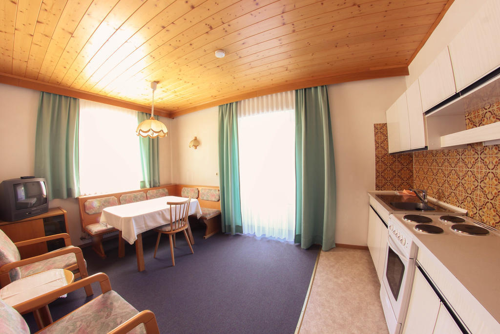 Pension Kroell Sankt Jakob in Defereggen Exterior foto