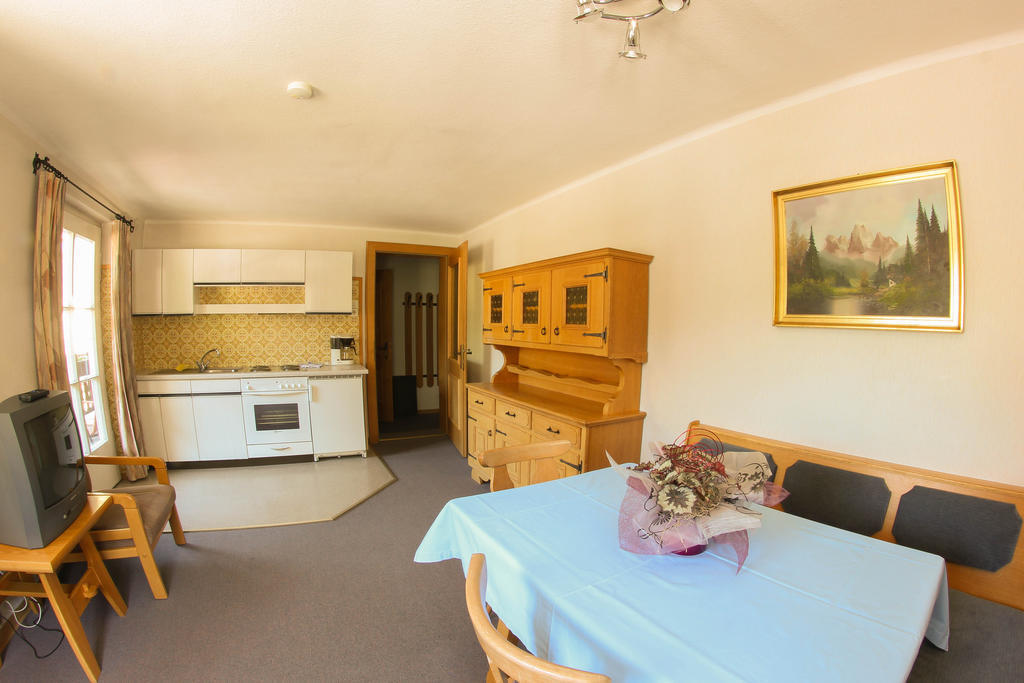 Pension Kroell Sankt Jakob in Defereggen Habitación foto