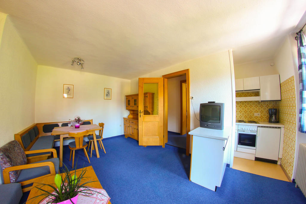 Pension Kroell Sankt Jakob in Defereggen Habitación foto