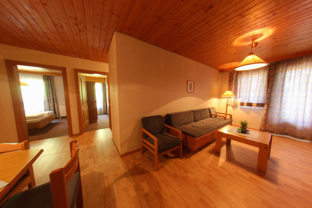 Pension Kroell Sankt Jakob in Defereggen Habitación foto